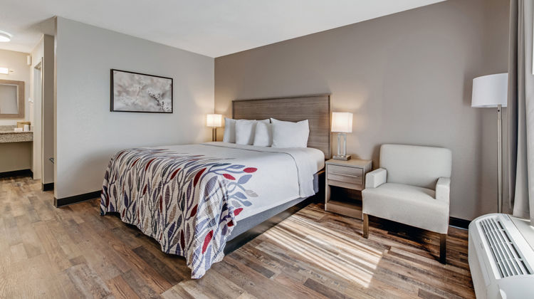 Red Roof Inn & Suites Wilkesboro Room