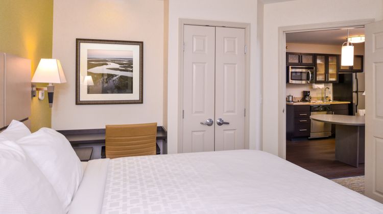 Candlewood Suites Paducah Suite