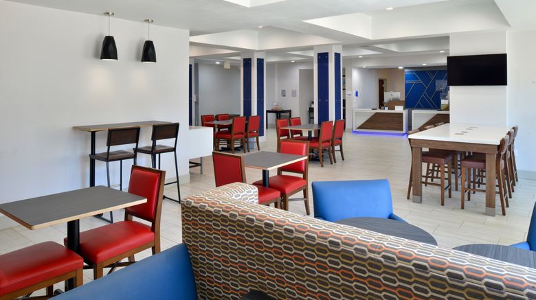 <b>Holiday Inn Express Hotel & Suites Exterior</b>. Images powered by <a href="https://www.leonardoworldwide.com/" title="Leonardo Worldwide" target="_blank">Leonardo</a>.