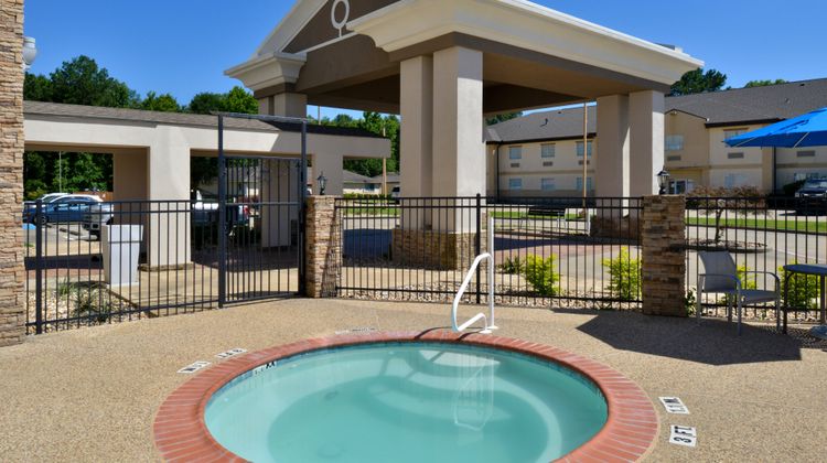 Holiday Inn Express Hotel & Suites Pool