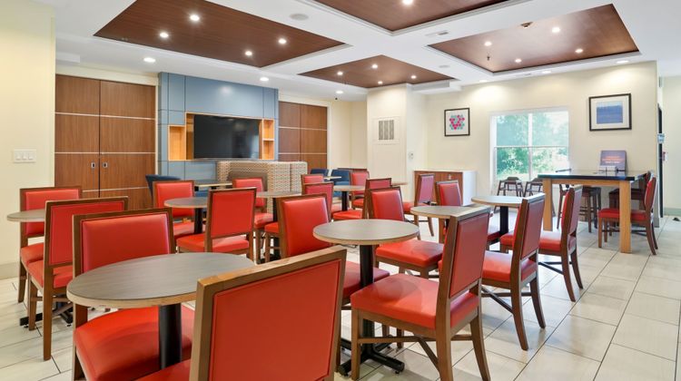 Holiday Inn Express & Suites Thornton Restaurant