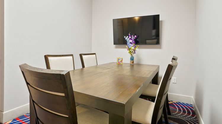 Holiday Inn Express & Suites Thornton Meeting
