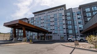 Sandman Signature Hotel & Suites