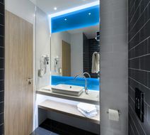 Holiday Inn Express Munich Airport Room