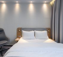 Holiday Inn Express Munich Airport Room