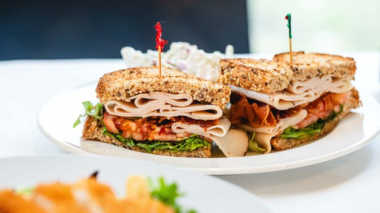 Holiday Inn Cleveland-Mayfield Restaurant