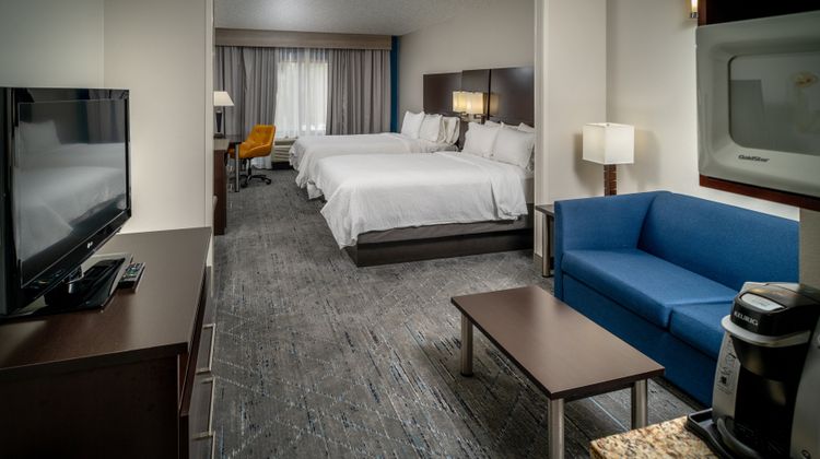 Holiday Inn Express & Sts Cross Lanes Suite