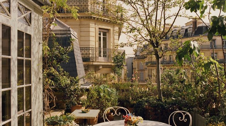 <b>Hotel Chateau Voltaire Suite</b>. Images powered by <a href="https://www.leonardoworldwide.com/" title="Leonardo Worldwide" target="_blank">Leonardo</a>.
