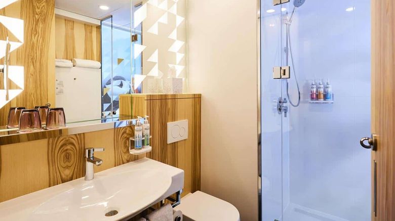 <b>The Luxus Boutique Hotel Room</b>. Images powered by <a href="https://www.leonardoworldwide.com/" title="Leonardo Worldwide" target="_blank">Leonardo</a>.