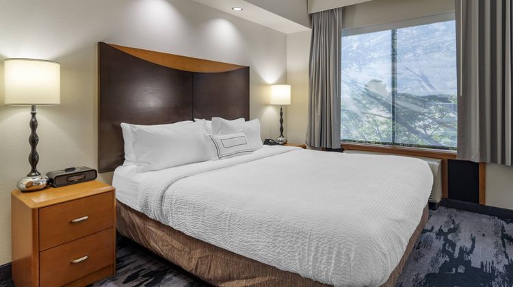 Fairfield Inn & Suites Commerce Suite