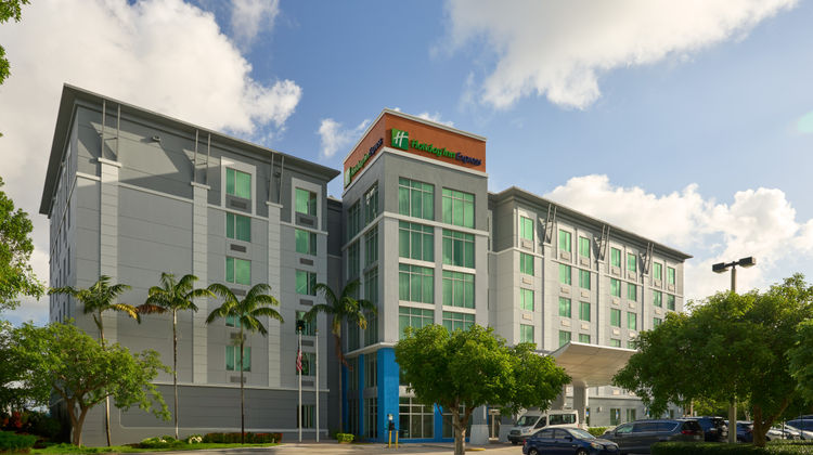 Holiday Inn Exp Miami Arpt Blue Lagoon Exterior