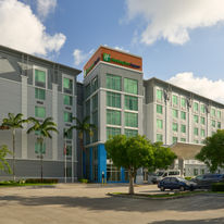 Holiday Inn Exp Miami Arpt Blue Lagoon