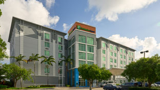 Holiday Inn Exp Miami Arpt Blue Lagoon