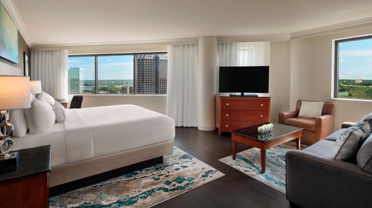 Delta Hotels Richmond Downtown Suite