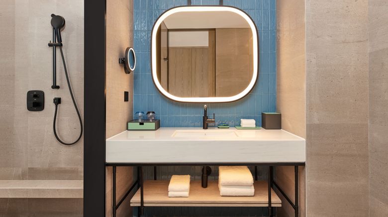 <b>Four Points-Sheraton Shanghai Fengjing Room</b>. Images powered by <a href="https://www.leonardoworldwide.com/" title="Leonardo Worldwide" target="_blank">Leonardo</a>.