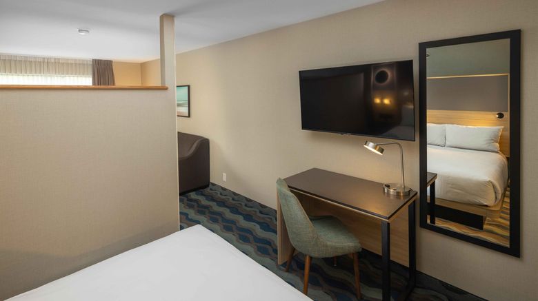 <b>Accent Inn Burnaby Suite</b>. Images powered by <a href="https://www.leonardoworldwide.com/" title="Leonardo Worldwide" target="_blank">Leonardo</a>.