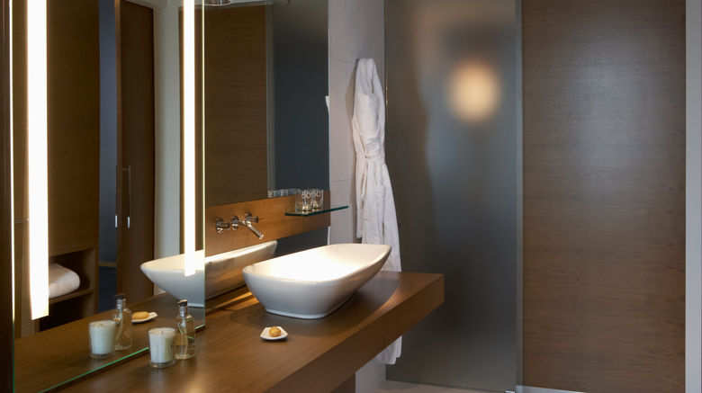 <b>Le Germain Hotel Calgary Room</b>. Images powered by <a href="https://www.leonardoworldwide.com/" title="Leonardo Worldwide" target="_blank">Leonardo</a>.