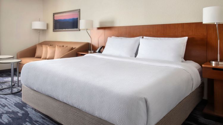 Fairfield Inn & Suites Wallingford New Haven Room