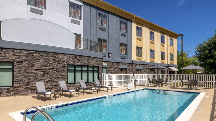 Fairfield Inn & Suites Hurlburt Area Pool