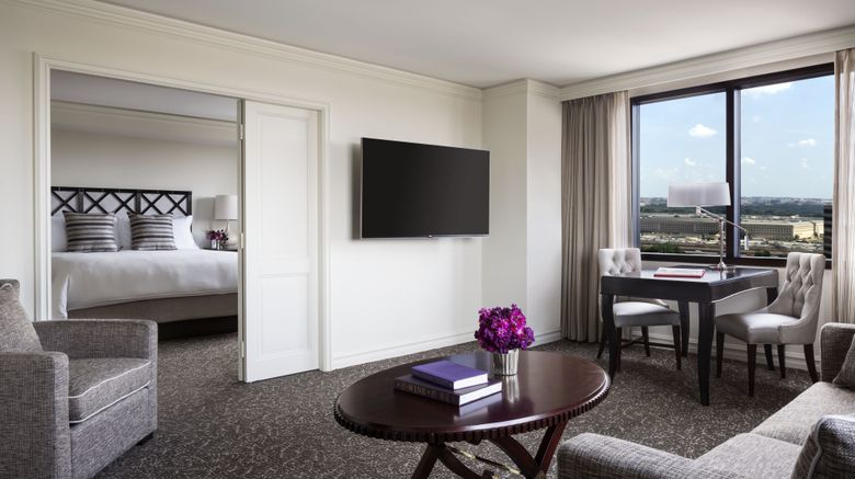 <b>The Ritz-Carlton, Pentagon City Suite</b>. Images powered by <a href="https://www.leonardoworldwide.com/" title="Leonardo Worldwide" target="_blank">Leonardo</a>.