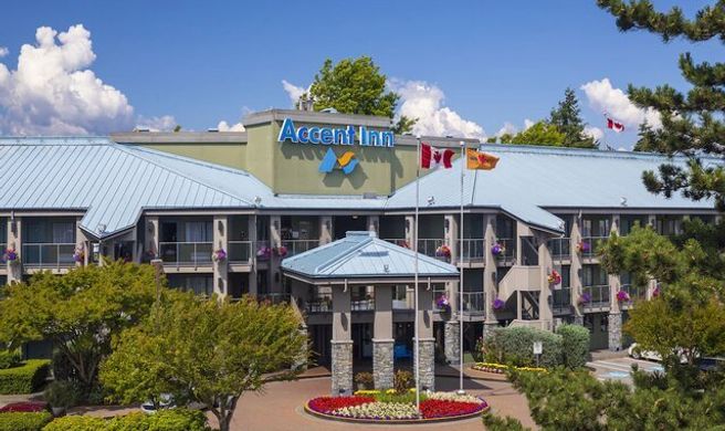 Accent Inn Vancouver Airport Exterior