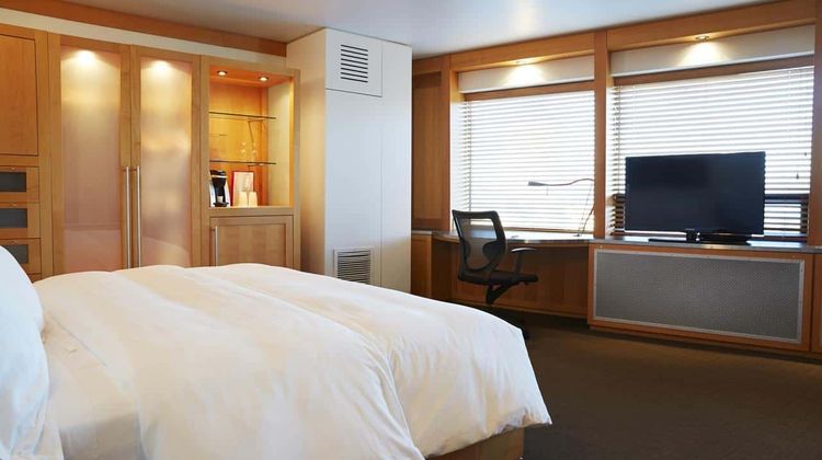 ALT Hotel Quebec City Room