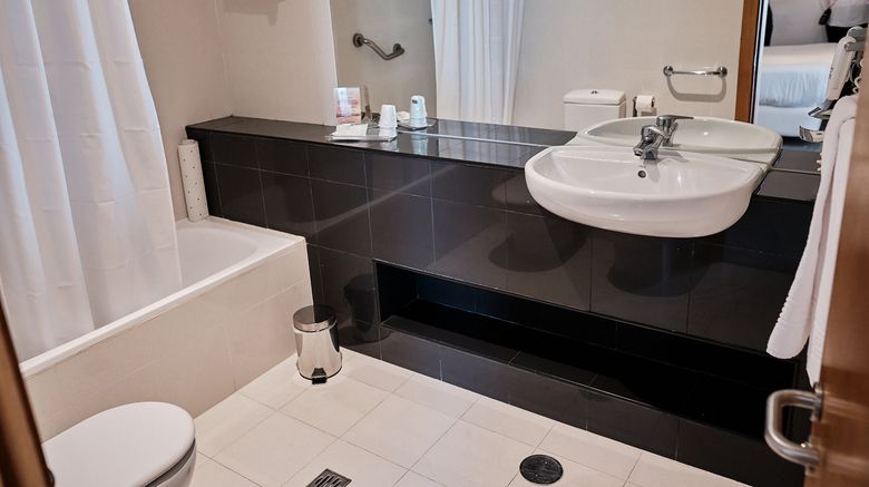 <b>Hotel Praia Marina Room</b>. Images powered by <a href="https://www.leonardoworldwide.com/" title="Leonardo Worldwide" target="_blank">Leonardo</a>.