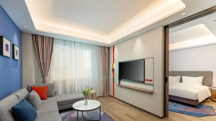 Holiday Inn Express South Suite