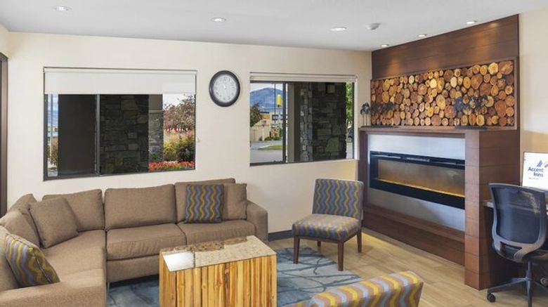 <b>Accent Inns Kamloops Lobby</b>. Images powered by <a href="https://www.leonardoworldwide.com/" title="Leonardo Worldwide" target="_blank">Leonardo</a>.