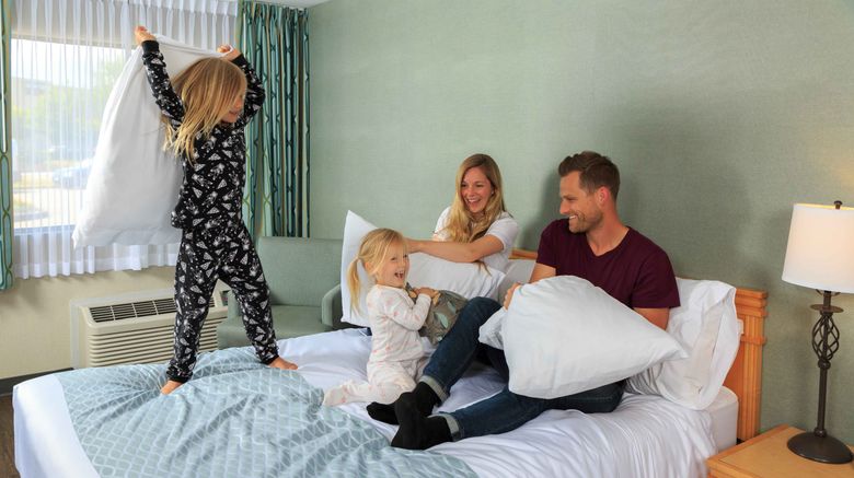 <b>Accent Inns Kamloops Room</b>. Images powered by <a href="https://www.leonardoworldwide.com/" title="Leonardo Worldwide" target="_blank">Leonardo</a>.