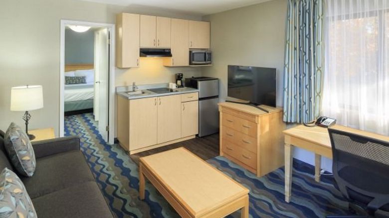 <b>Accent Inn Victoria Recreation</b>. Images powered by <a href="https://www.leonardoworldwide.com/" title="Leonardo Worldwide" target="_blank">Leonardo</a>.