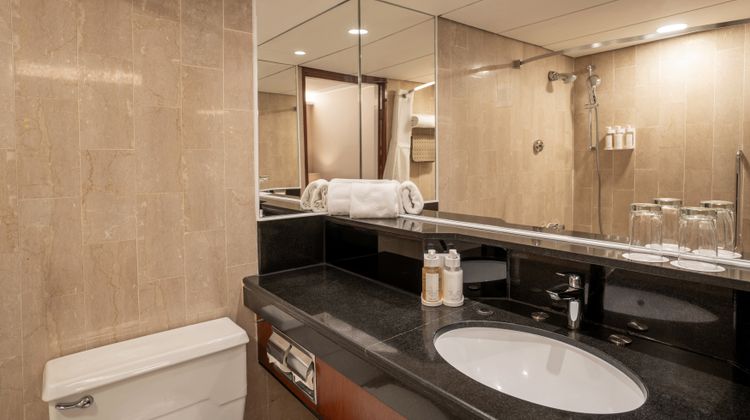 Holiday Inn Golden Mile Hong Kong Room