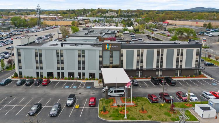 EVEN Hotel Manchester Airport Exterior