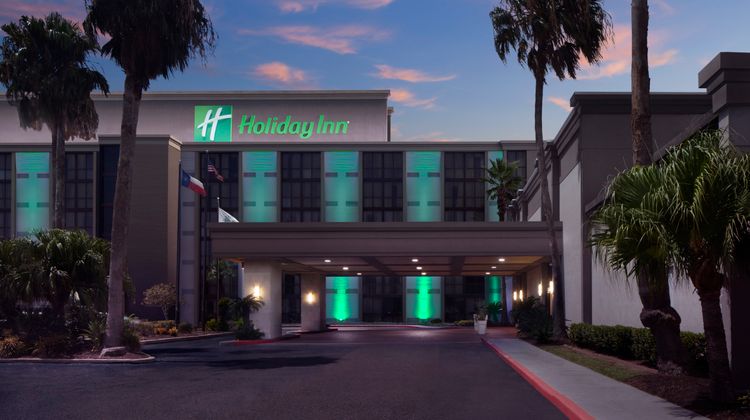 Holiday Inn Airport & Conf Center Exterior