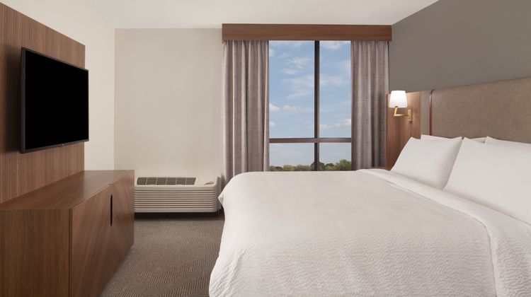 Holiday Inn Airport & Conf Center Room