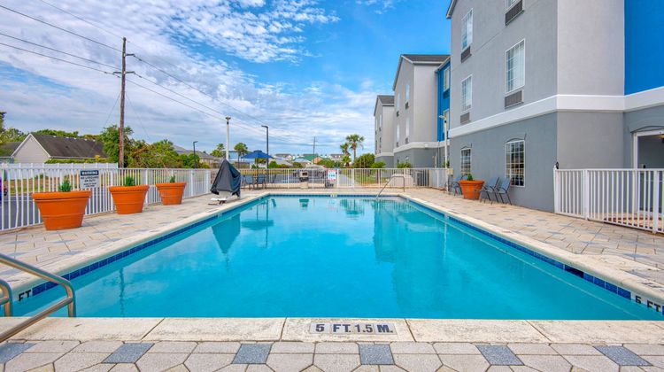 Holiday Inn Express Pool
