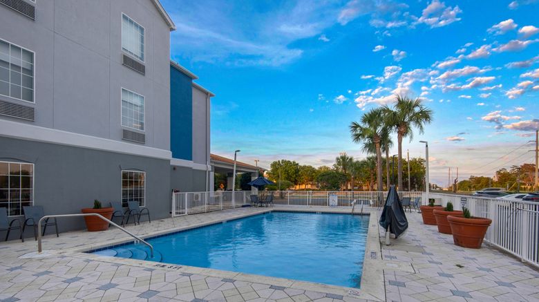 <b>Holiday Inn Express Pool</b>. Images powered by <a href="https://www.leonardoworldwide.com/" title="Leonardo Worldwide" target="_blank">Leonardo</a>.
