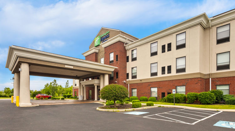 Holiday Inn Express Hotel & Stes SE Exterior