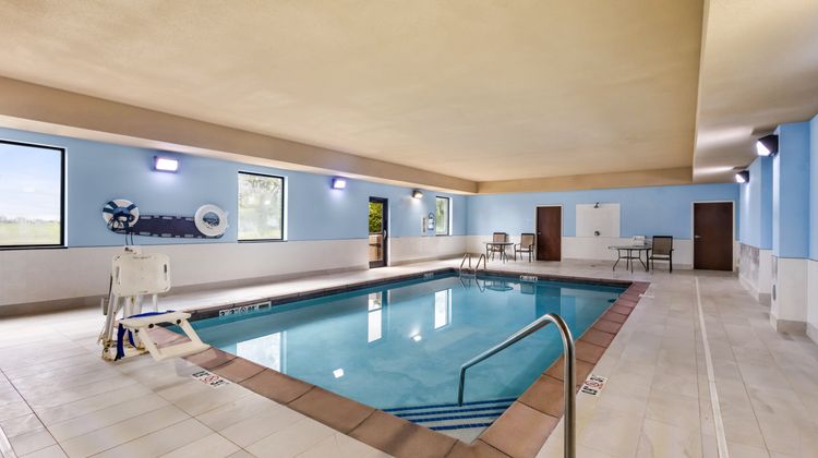 Holiday Inn Express Hotel & Stes SE Pool