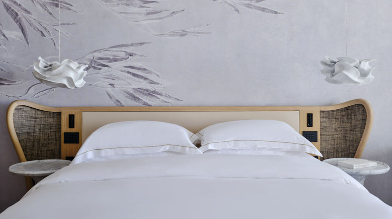 <b>DEOS Mykonos Hotel Suite</b>. Images powered by <a href="https://www.leonardoworldwide.com/" title="Leonardo Worldwide" target="_blank">Leonardo</a>.