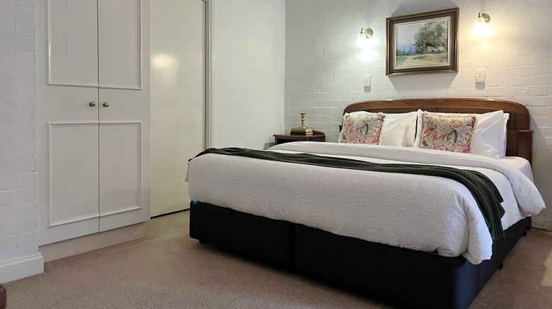 <b>Victoria House Motor Inn Room</b>. Images powered by <a href="https://www.leonardoworldwide.com/" title="Leonardo Worldwide" target="_blank">Leonardo</a>.