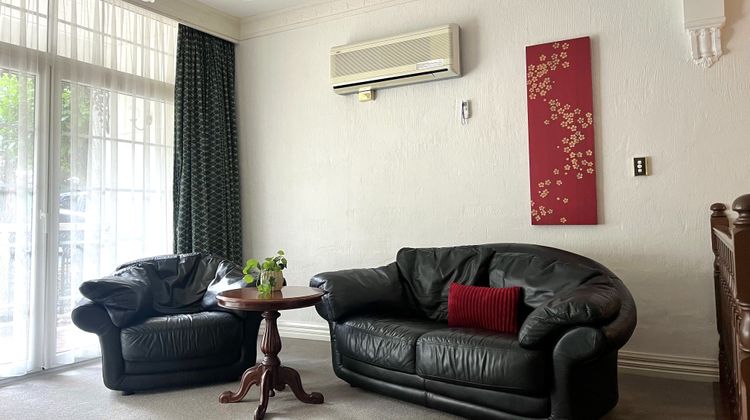 Victoria House Motor Inn Room
