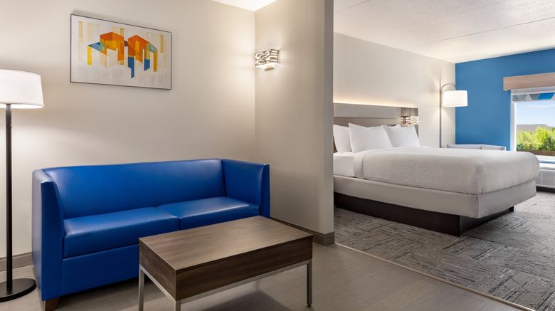 <b>Holiday Inn Express & Suites Tuscaloosa- Suite</b>. Images powered by <a href="https://www.leonardoworldwide.com/" title="Leonardo Worldwide" target="_blank">Leonardo</a>.