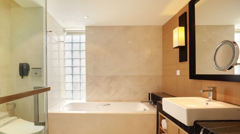 <b>Crowne Plaza Dhaka Gulshan Suite</b>. Images powered by <a href="https://www.leonardoworldwide.com/" title="Leonardo Worldwide" target="_blank">Leonardo</a>.
