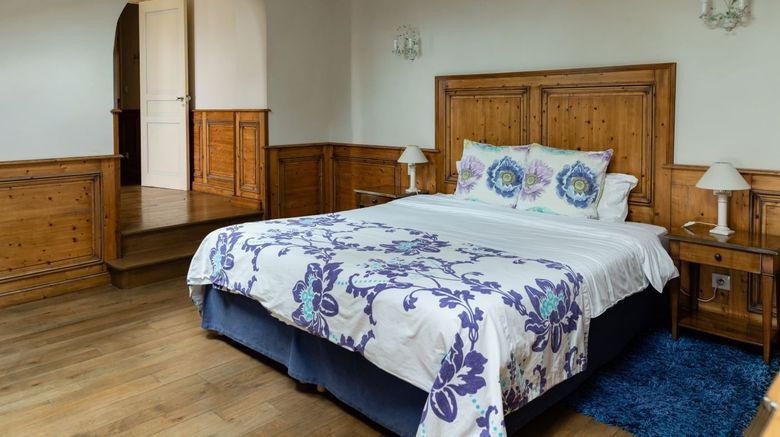 <b>Villa Heloise Room</b>. Images powered by <a href="https://www.leonardoworldwide.com/" title="Leonardo Worldwide" target="_blank">Leonardo</a>.