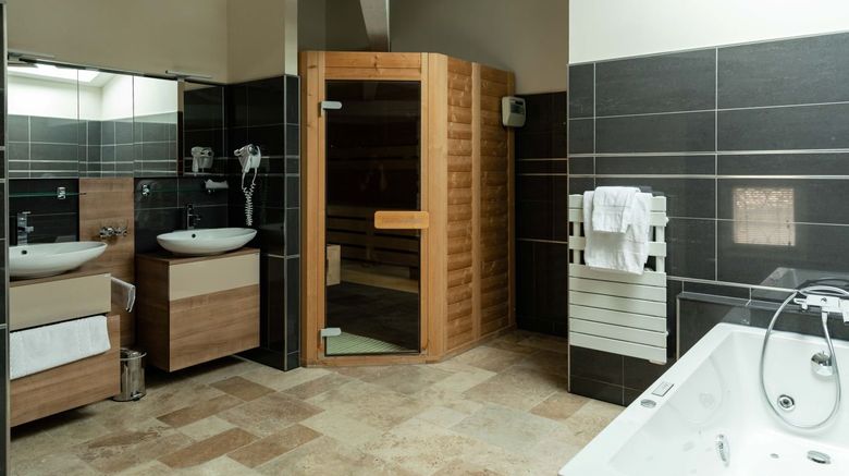 <b>Villa Heloise Room</b>. Images powered by <a href="https://www.leonardoworldwide.com/" title="Leonardo Worldwide" target="_blank">Leonardo</a>.