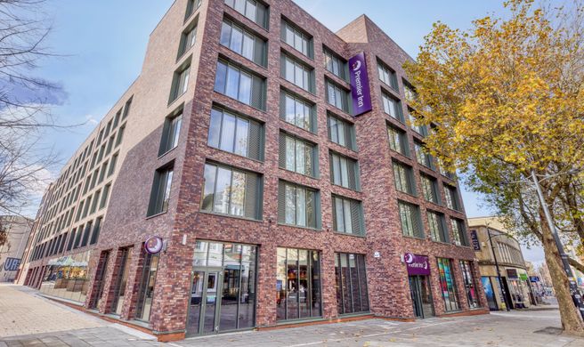 Swindon Town Centre hotel Exterior