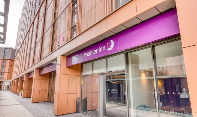 Premier Inn London Hammersmith Exterior