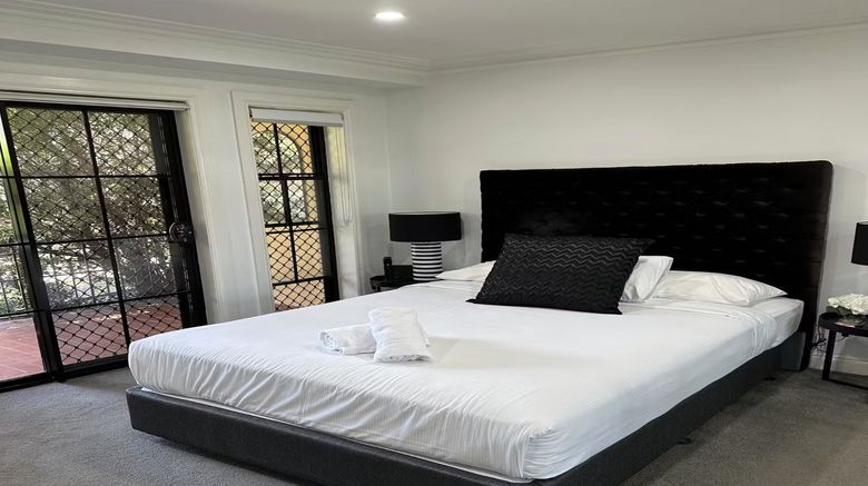 <b>Airport Hotel Sydney Room</b>. Images powered by <a href="https://www.leonardoworldwide.com/" title="Leonardo Worldwide" target="_blank">Leonardo</a>.