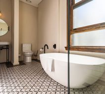 Old Bank Hotel Room